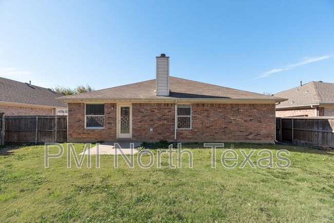 Building Photo - 2721 Lone Ranger Tr