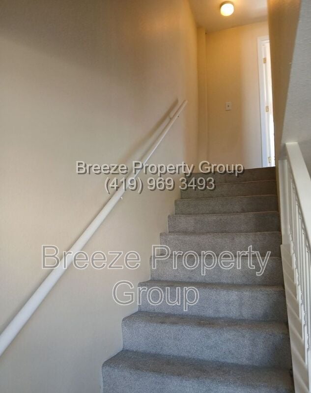 Building Photo - 524 Nova St