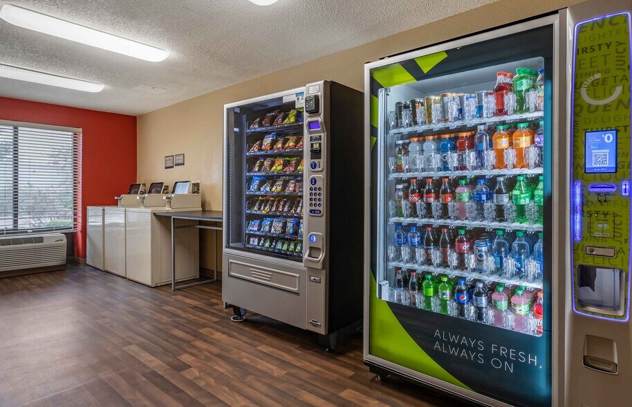 Building Photo - Furnished Studio-Houston - Reliant Pk. - La Concha Ln.