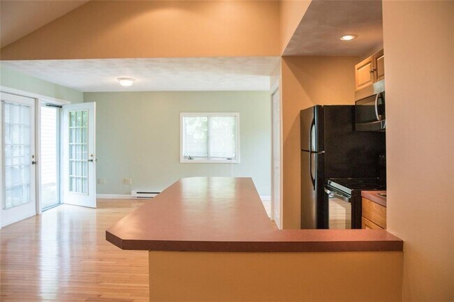 Building Photo - 2840 Hartford Ave