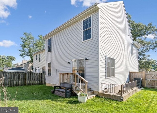 Building Photo - 7821 Outing Ave