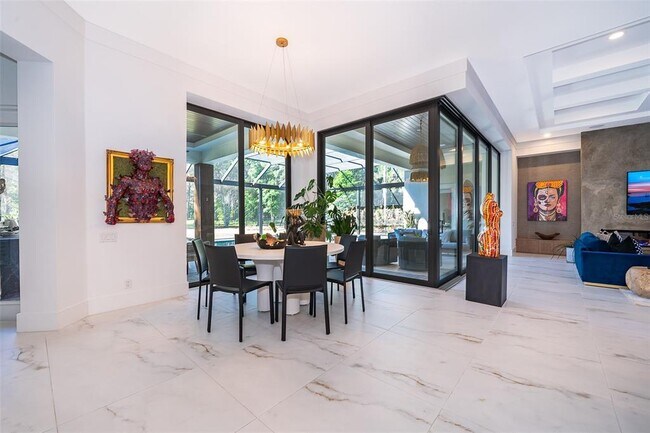 Building Photo - 15210 Pendio Dr