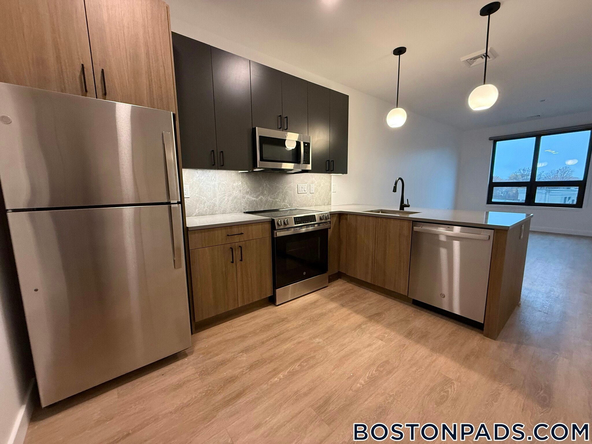 Building Photo - 199 Gardner St