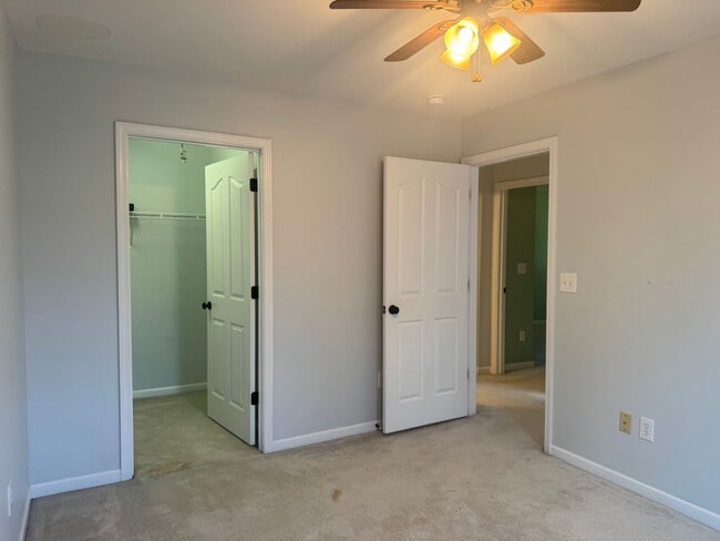 Building Photo - 800 Pinkney Pl