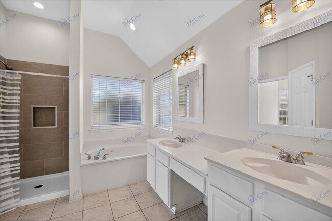 Building Photo - 8009 Owl Creek Ln