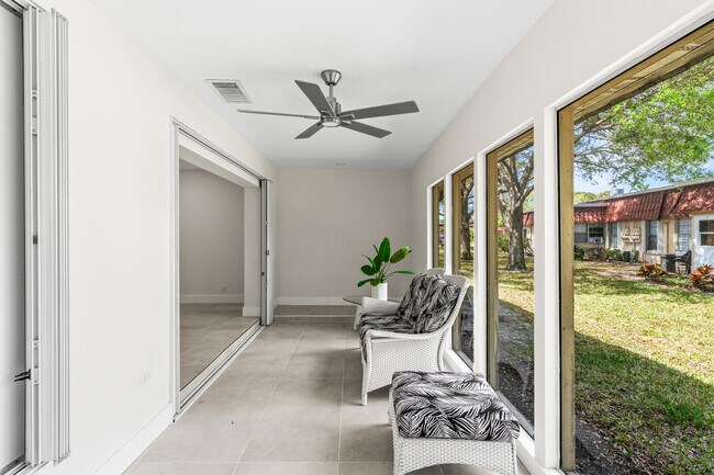 Building Photo - 733 Nantucket Cir