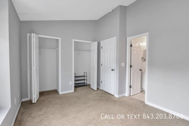 Building Photo - 8100 Shadow Oak Dr
