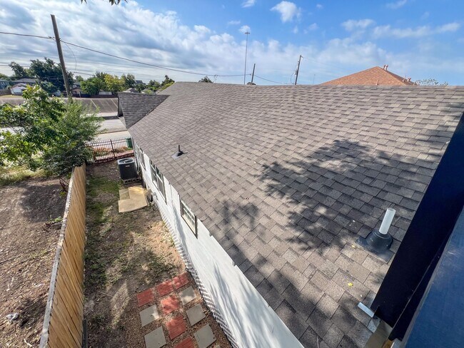 Building Photo - 4605 Orange St