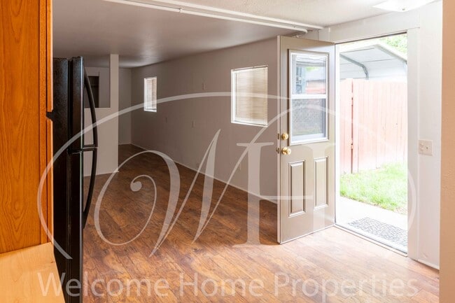 Building Photo - 518 SE 12th St