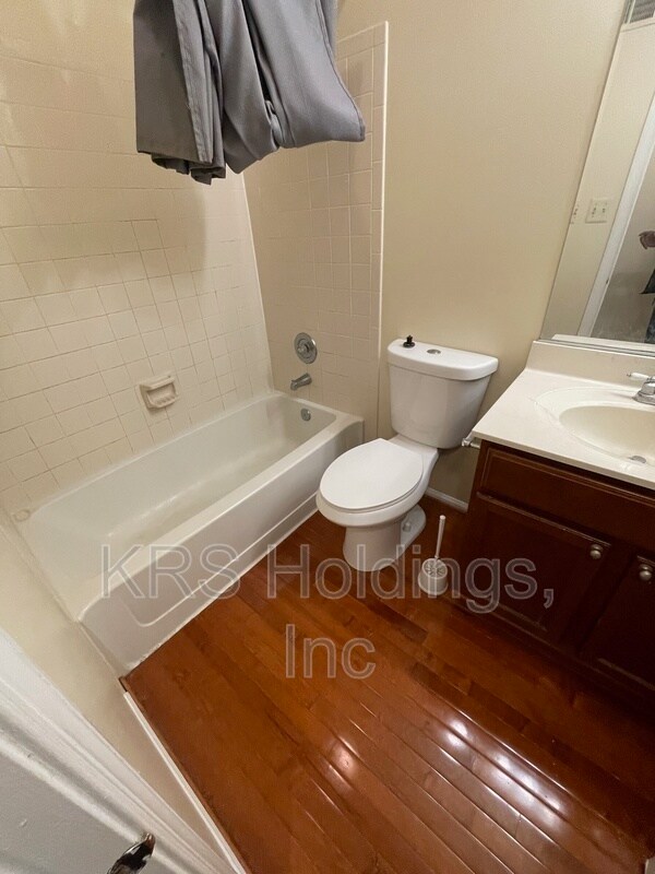 Building Photo - 5203 Glen Meadow Dr
