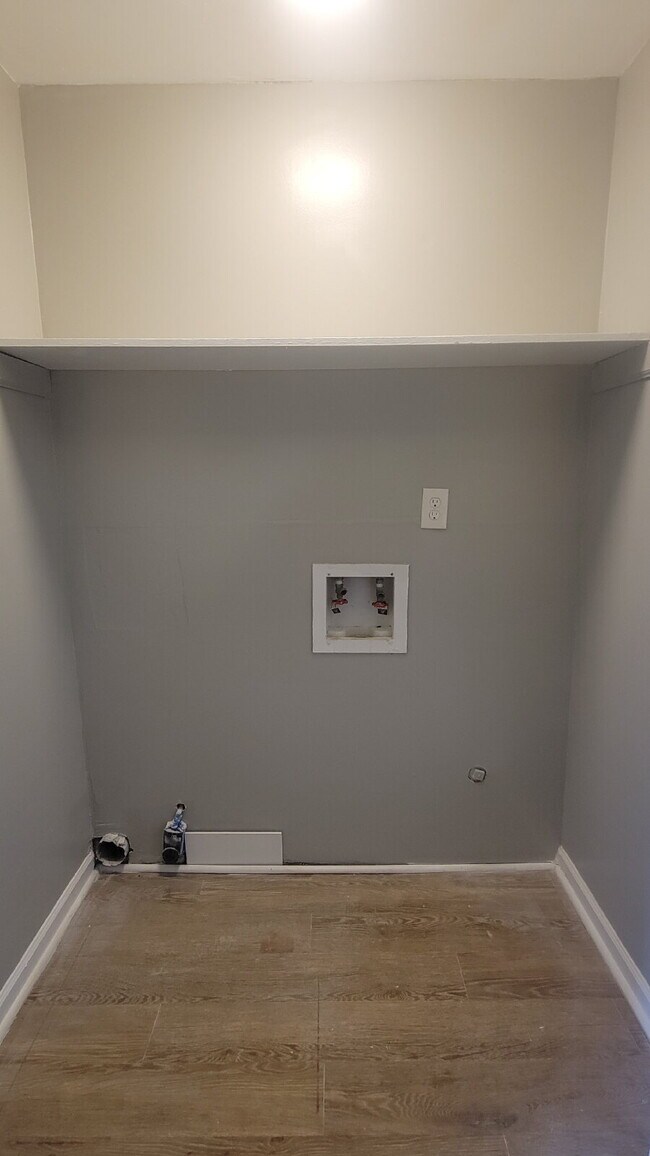 Building Photo - Section 8 accepted!!!  "Spacious 2-Bed, 2-Bath Haven in Huntsville - Your Perfect Retreat Awaits!"