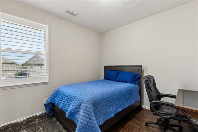 Building Photo - 628 Club Dr