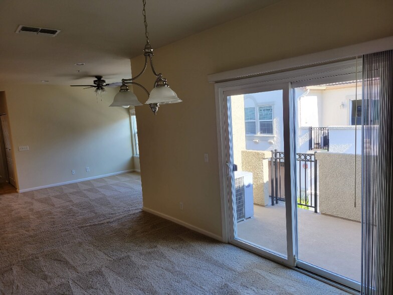 Building Photo - 3301 N Park Dr