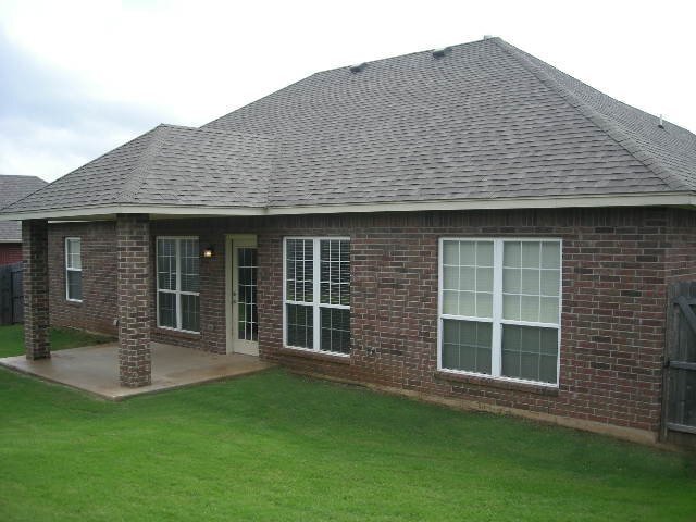 Building Photo - 833 SW 40th St