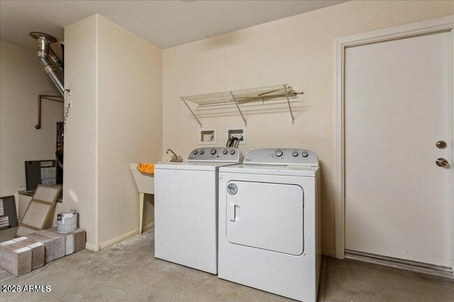 Building Photo - 15066 W Cactus Ridge Way