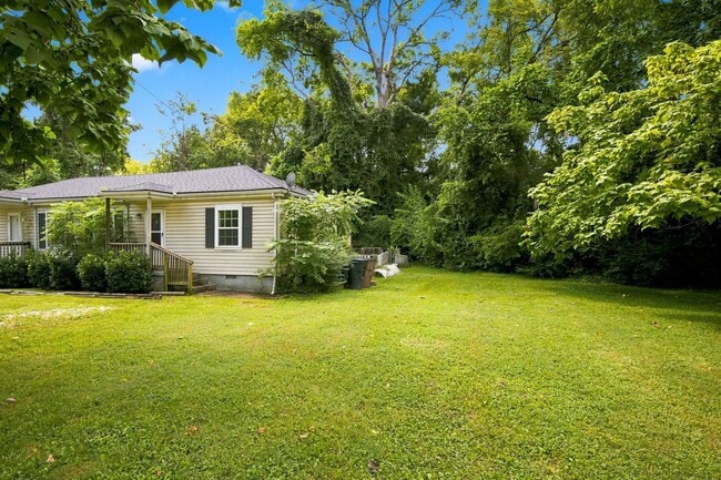 Building Photo - 1202B Cline Ave