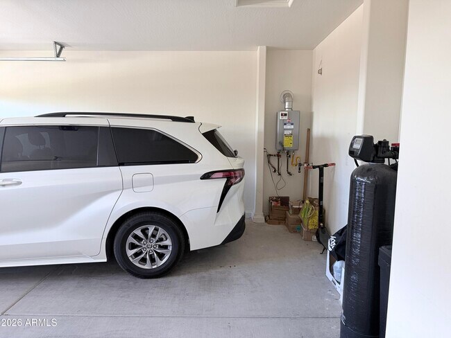 Building Photo - 32441 N 19th Ln