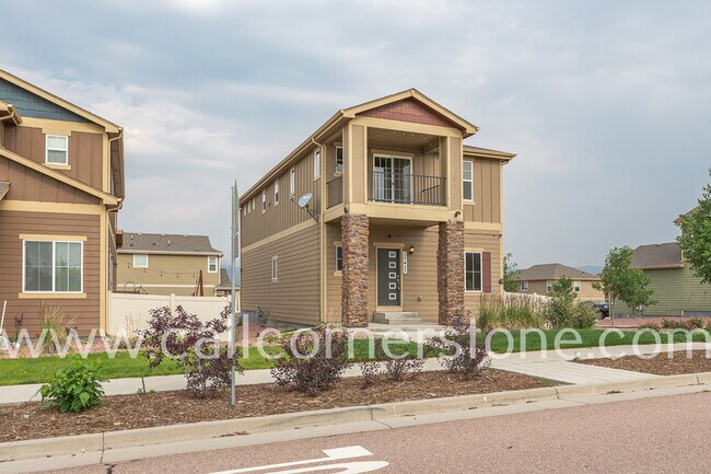 Primary Photo - 1322 Antrim Loop