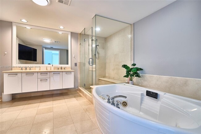 Building Photo - 3101 S Ocean Dr