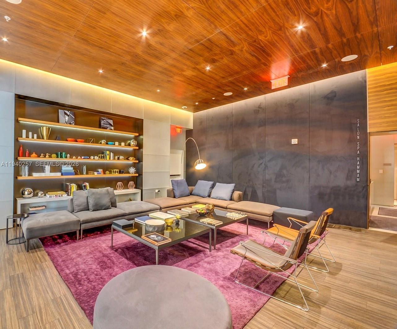 Building Photo - 68 SE 6th St