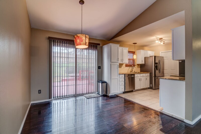 Building Photo - 205 Blossom Valley