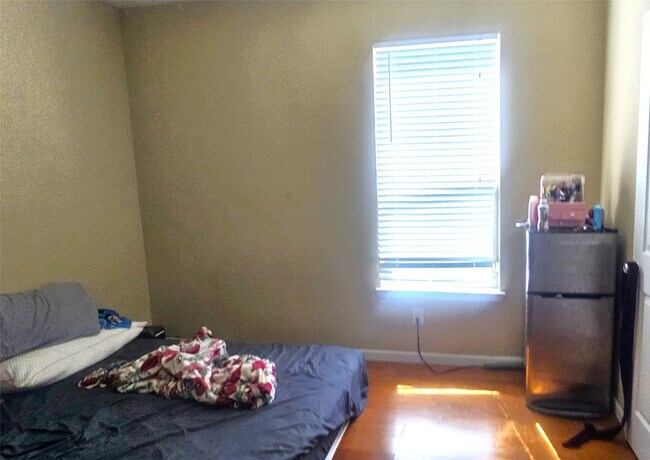 Building Photo - 15623 Harris Canyon Ln