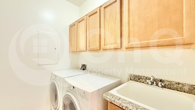 Building Photo - 4635 S Adelle