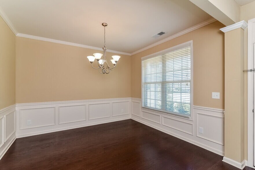 Building Photo - 928 Upland Ives Dr