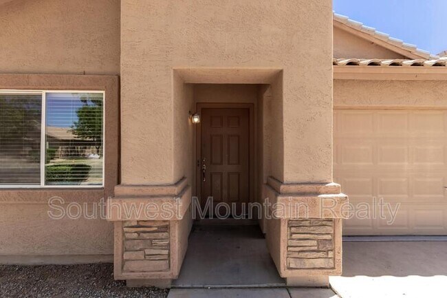 Building Photo - 5179 E Silverbell Rd