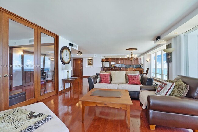 Building Photo - 2100 S Ocean Ln