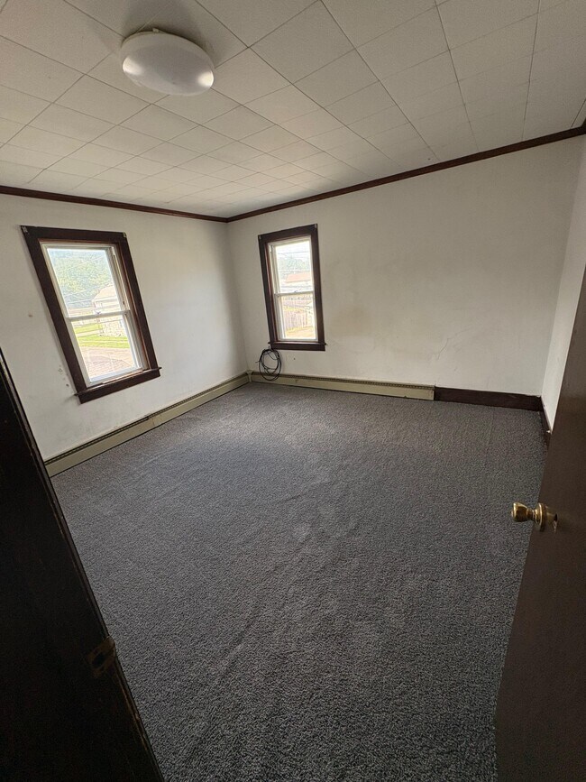 Building Photo - 610 Pine St