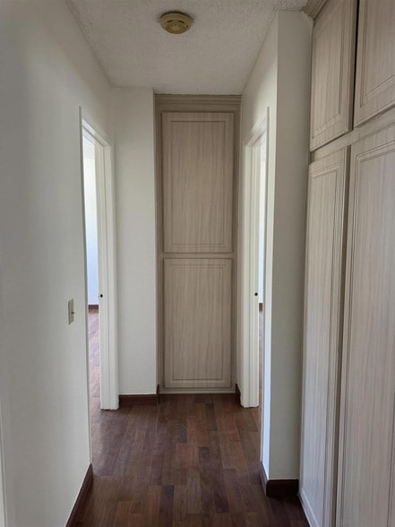 Building Photo - 4617 Kensington Dr