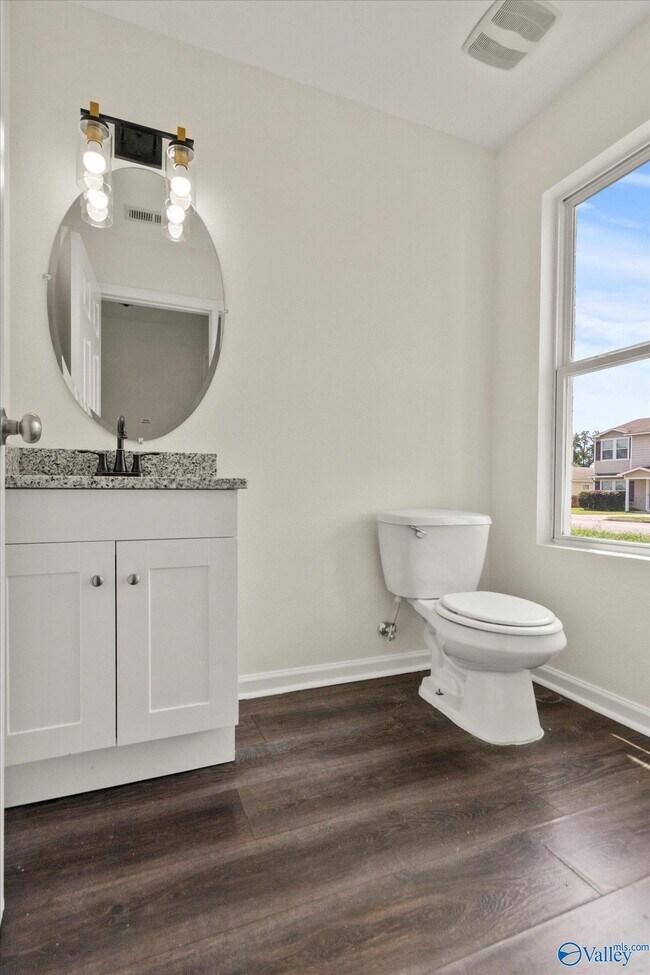 Building Photo - 223 Dormont Dr NE