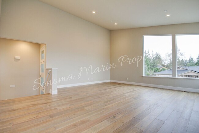 Building Photo - Gorgeous 4 Bed/3Bath House Available in De...