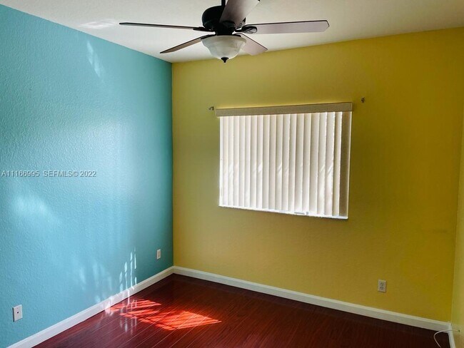 Building Photo - 903 N Santa Catalina Cir