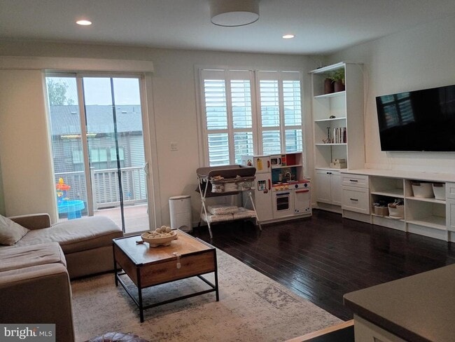 Building Photo - 3113 Sundrops Ct