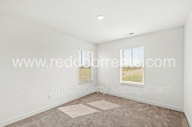 Building Photo - 2224 Boxwood Dr