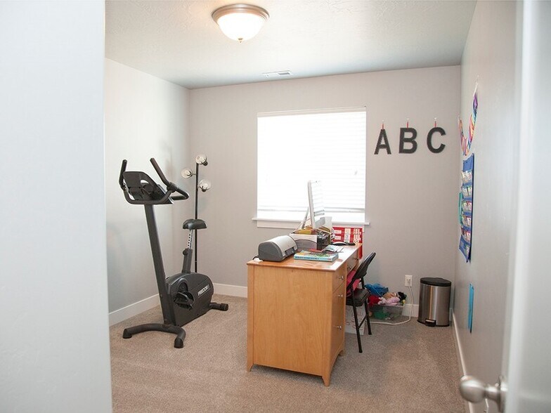 Building Photo - 339 N 360 E