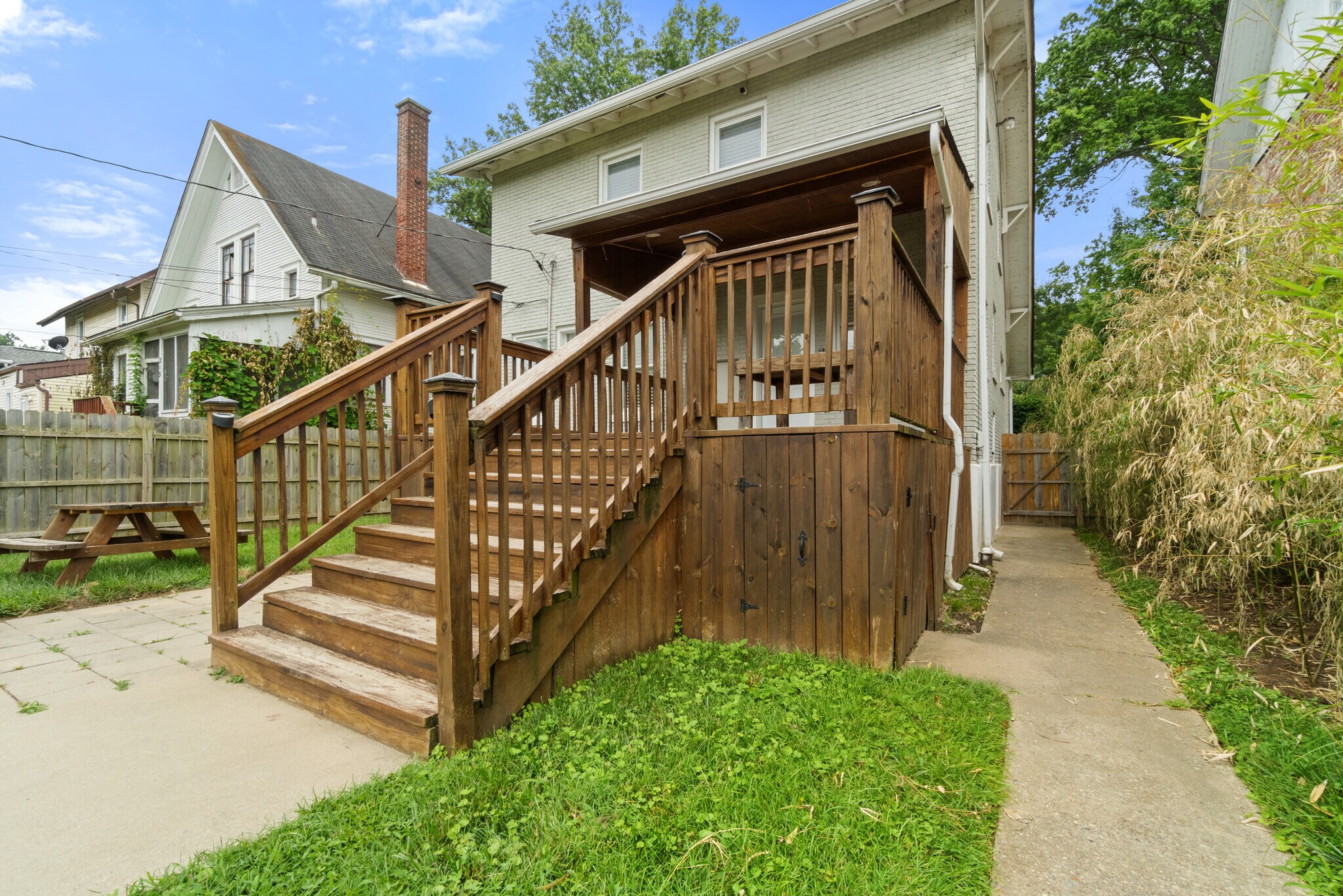 Building Photo - 217 Shawnee Dr