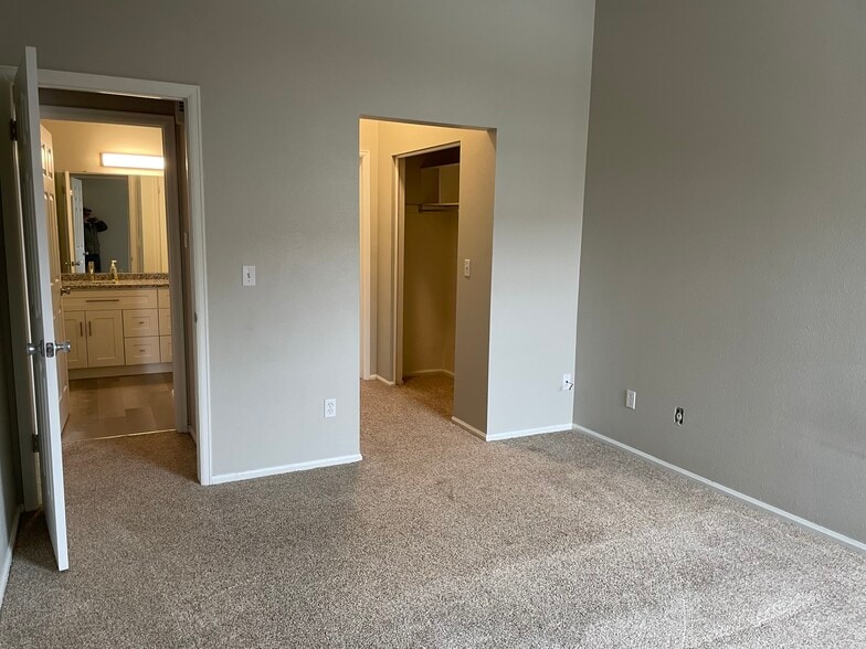 Building Photo - 5301 W 76th Ave