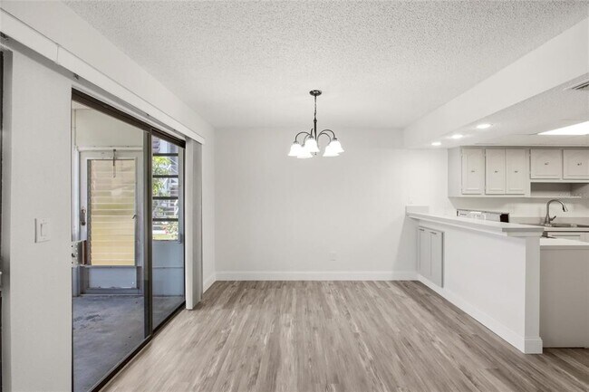 Building Photo - 22333 Edgewater Dr