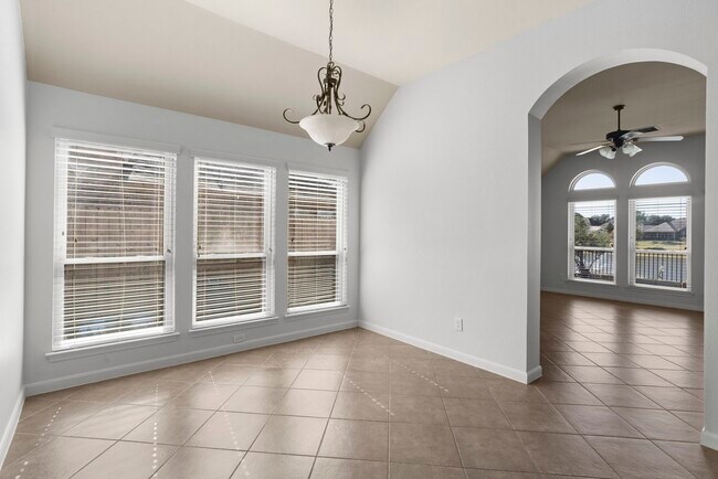 Building Photo - 2602 White Falls Dr