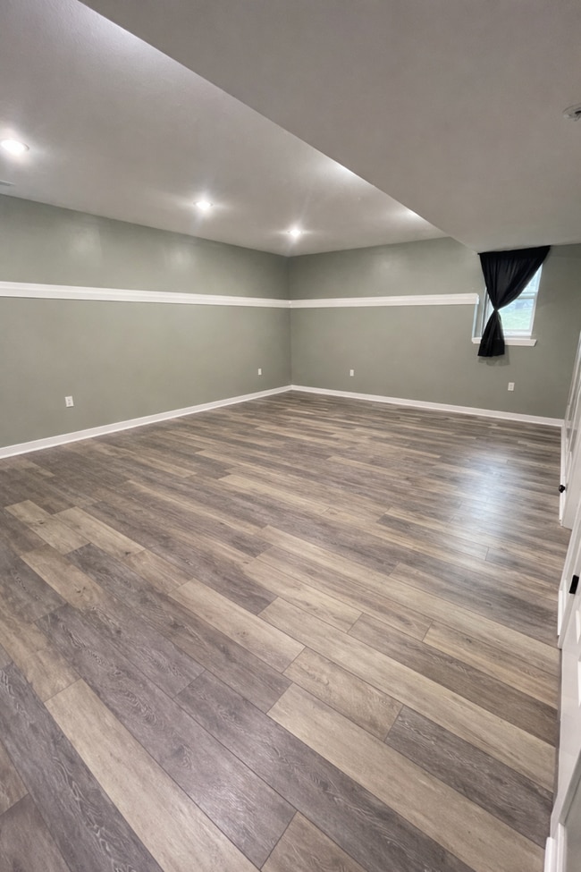 Building Photo - 1010 Deer Run