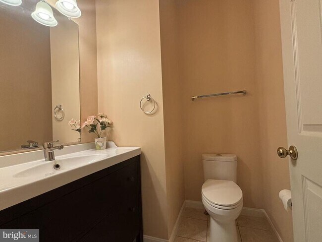 Building Photo - 6635 Creek Point Way