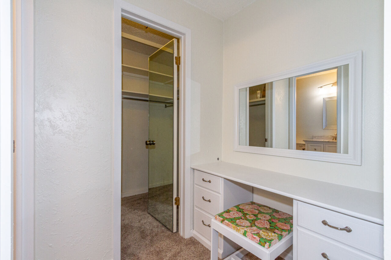 Building Photo - 411 Lakewood Cir