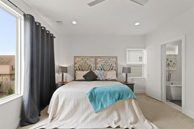 Building Photo - 2218 Cortijo Pl