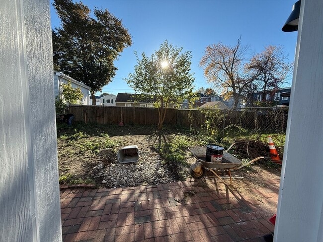 Building Photo - 33 Elmwood St