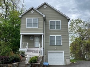 Building Photo - 765 Hart St