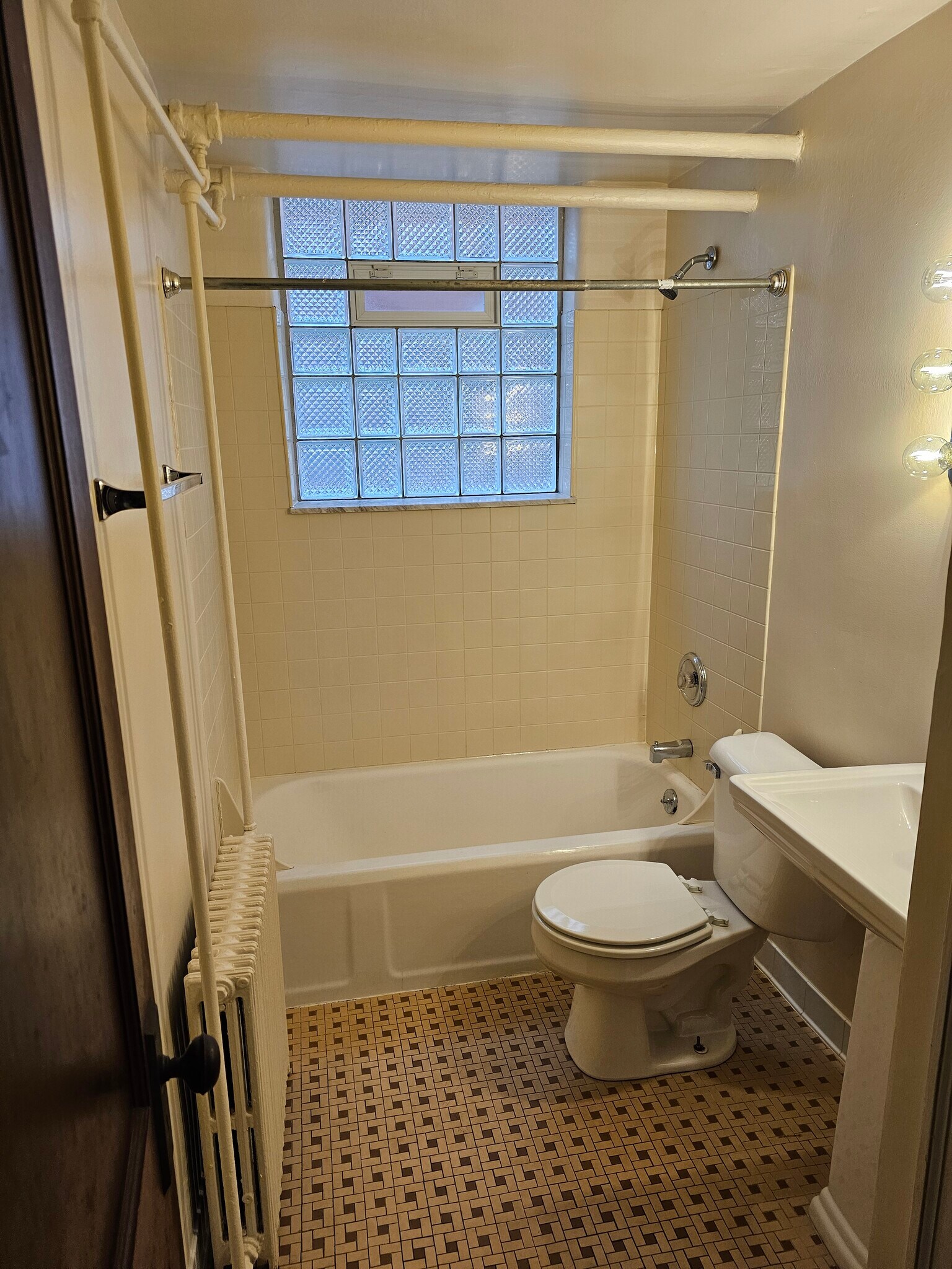 Building Photo - 111 Glenmary Ave