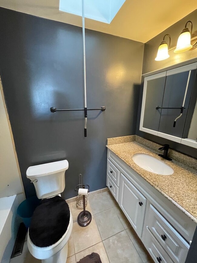 Building Photo - 120 Scottsdale Dr